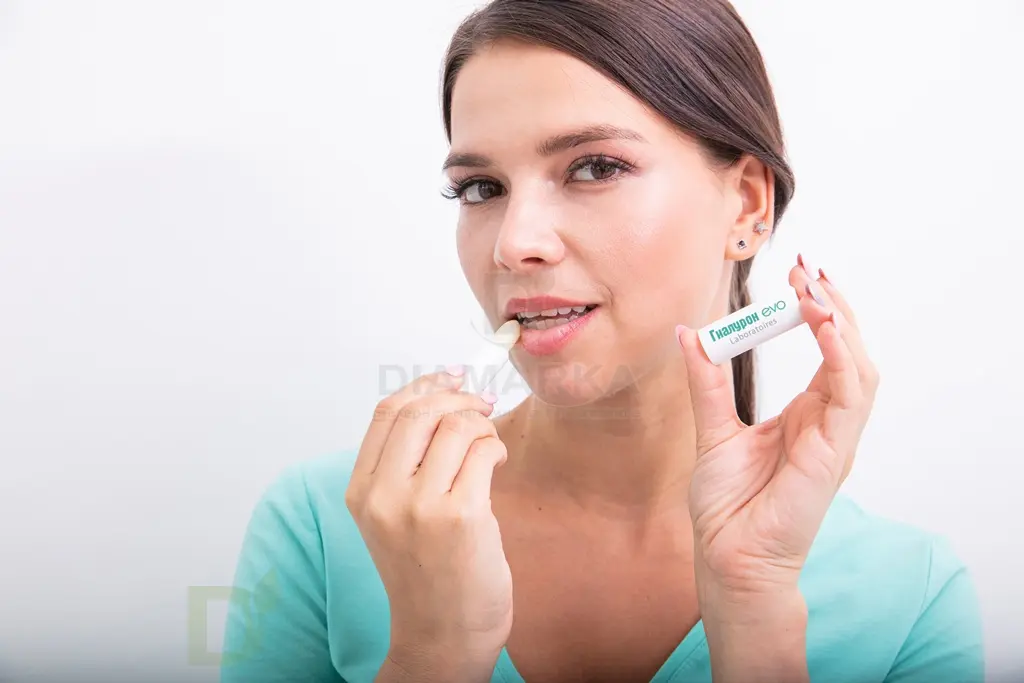 Гигиеническая помада Гиалурон EVO Моментальное увлажнение, 2,8 г в Барнауле